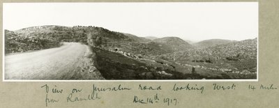Blick auf die Jerusalem Road nach Westen von Ramleh, 14. Dezember 1917 von Capt. Arthur Rhodes